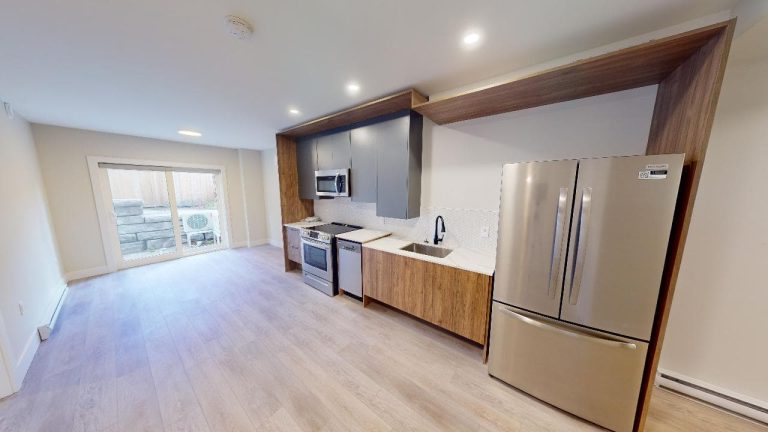 1027 South Park Street Apartment 13 11292023 203400