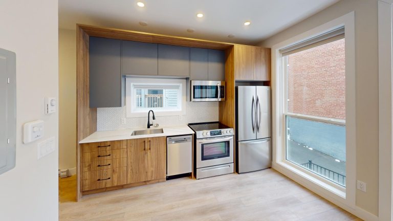 1027 South Park Street Apartment 14 Kitchen