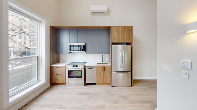 1027 South Park Street Apartment 16 Kitchen