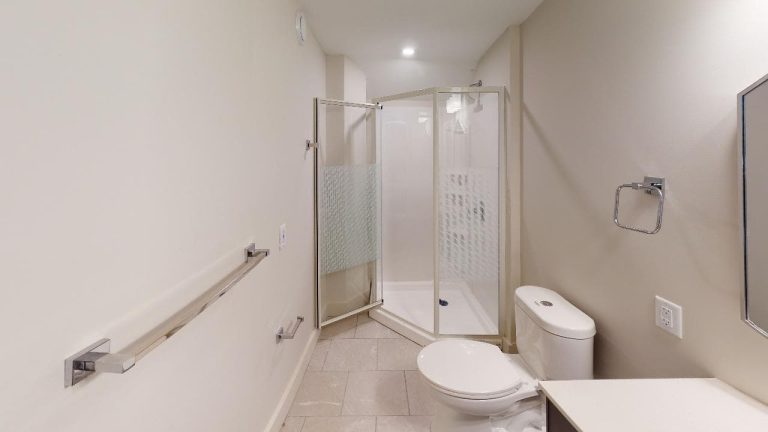 1029 South Park Street Apartment 4 Bathroom