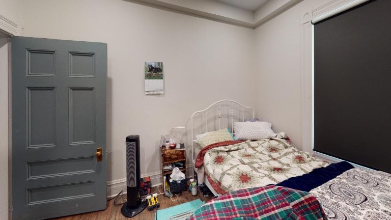 1029 South Park Street Apartment 5 Bedroom(3)