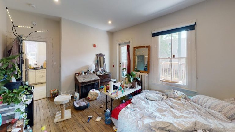 1029 South Park Street Apartment 5 Bedroom