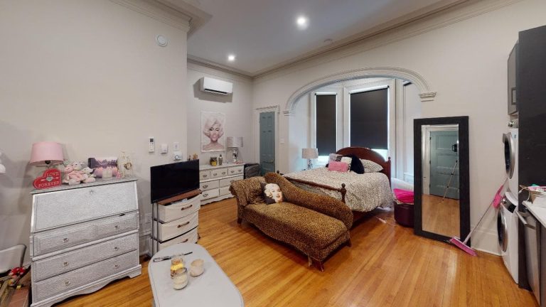 1029 South Park Street Apartment 7 Bedroom