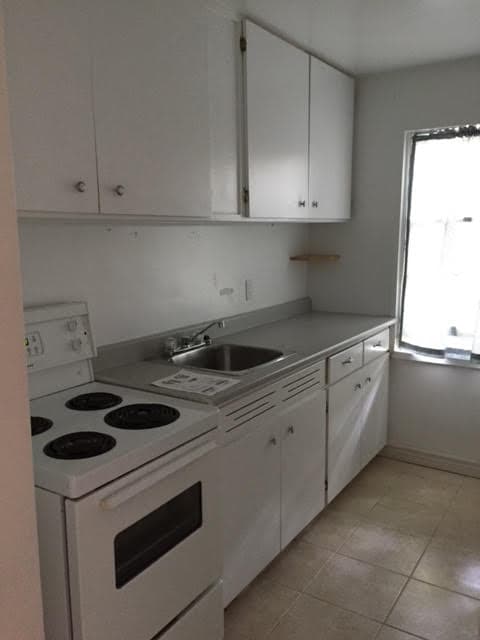 11 Kitchen