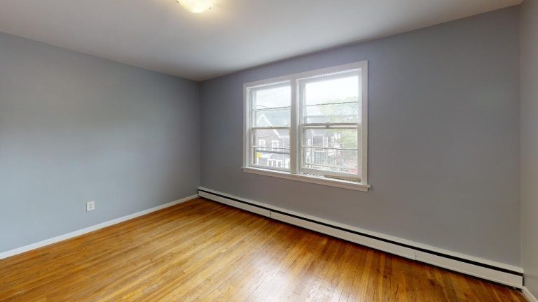 1143 32 Bedroom 1