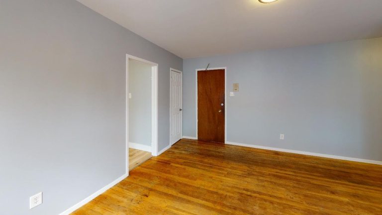 1143 32 Living Room (1)