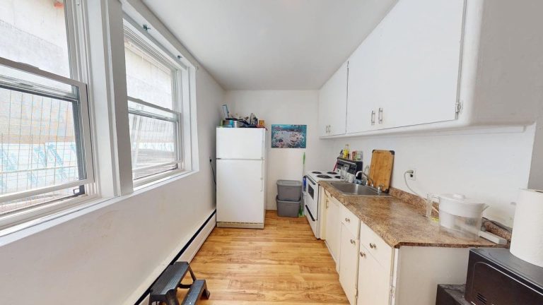 1143 Queen Street Apartment 16 06042025 163355