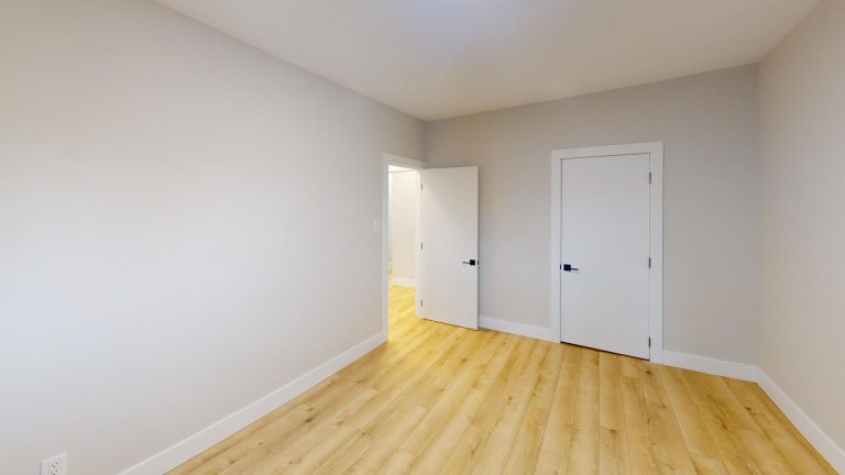 2100 Poplar Street Bedroom 1