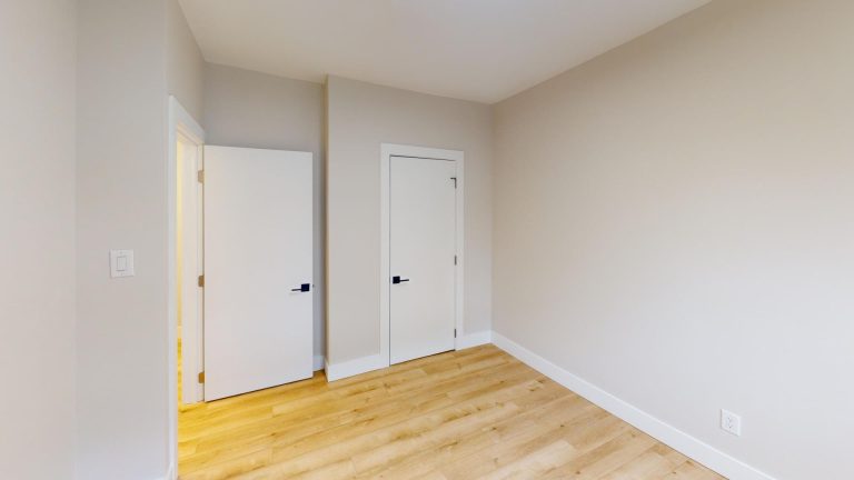 2100 Poplar Street Bedroom 3