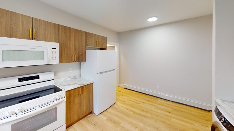 2100 Poplar Street Kitchen
