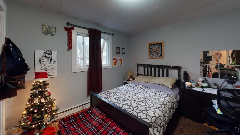 2106 Poplar Street Bedroom(4)