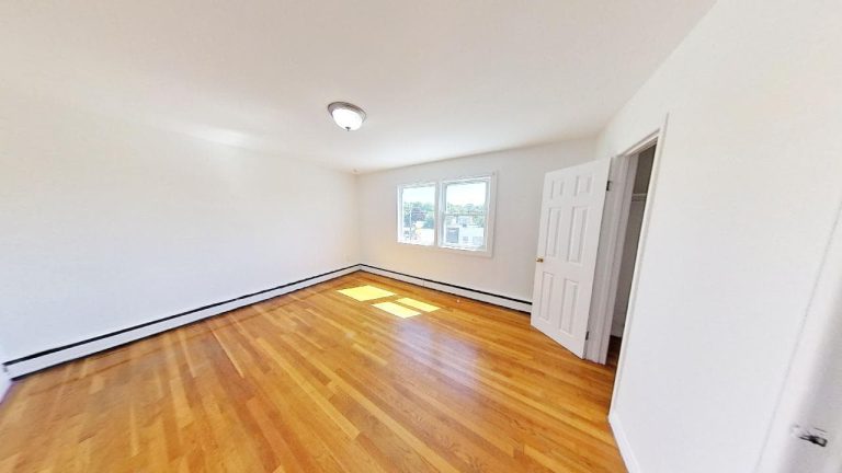 3103 Connaught Avenue Apartment 11 07312021 163708