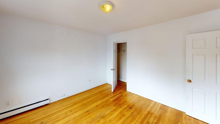 3103 Connaught Avenue Apartment 6 Bedroom 1