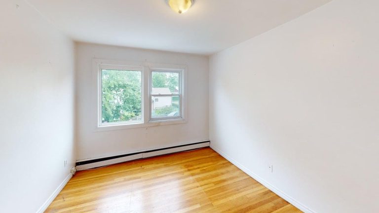 3103 Connaught Avenue Apartment 6 Bedroom 2