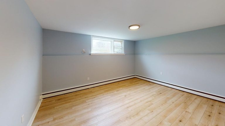3536 Connaught 3 Unfurnished