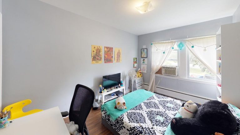 3536 Connaught Avenue Apartment 9 Bedroom
