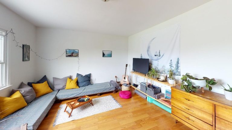3536 Connaught Living Room