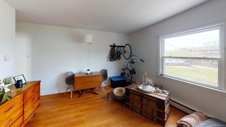3536 Connaught Office