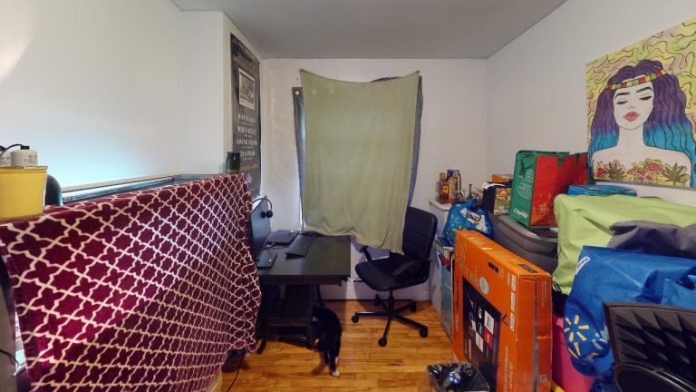 3693 Windsor Street Apartment 8 Bedroom(2)