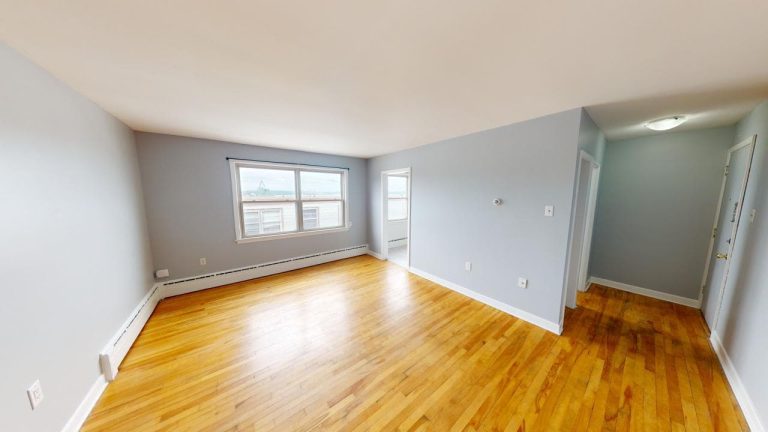3699 Windsor Street Apartment 10 09012024 181936