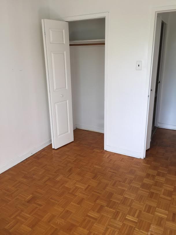 404 Bedroom