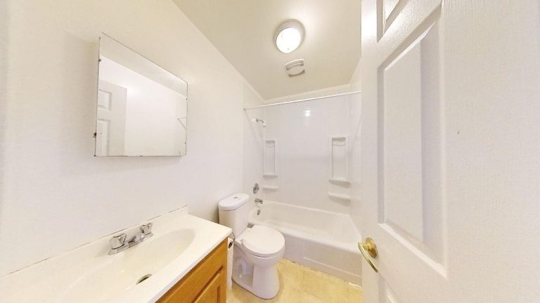 5670 Inglis Street Apartment 10 07312021 160256