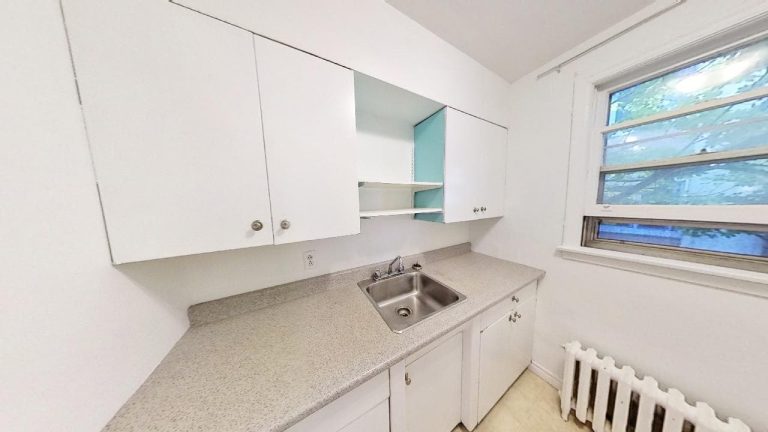 5670 Inglis Street Apartment 9 07302021 152908