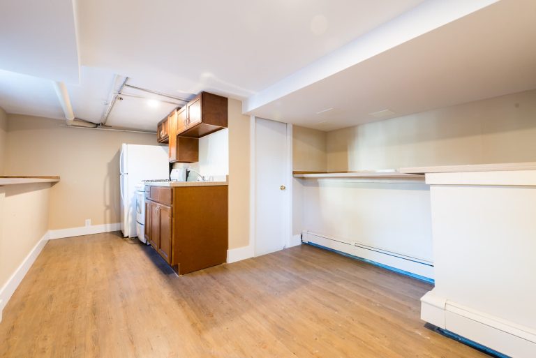 5706 1 Kitchen