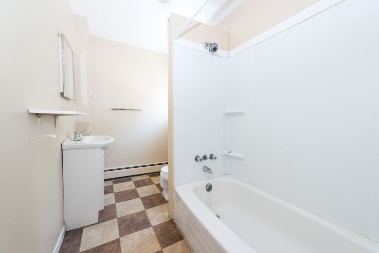 5706 2 Bath