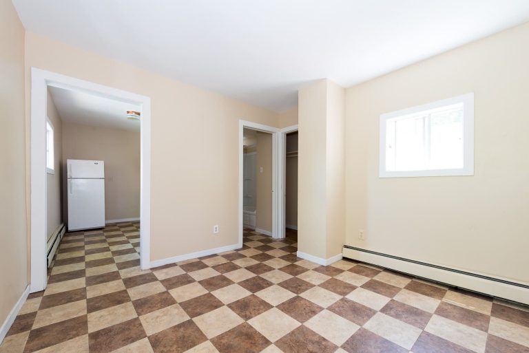 5706 2 Living Area