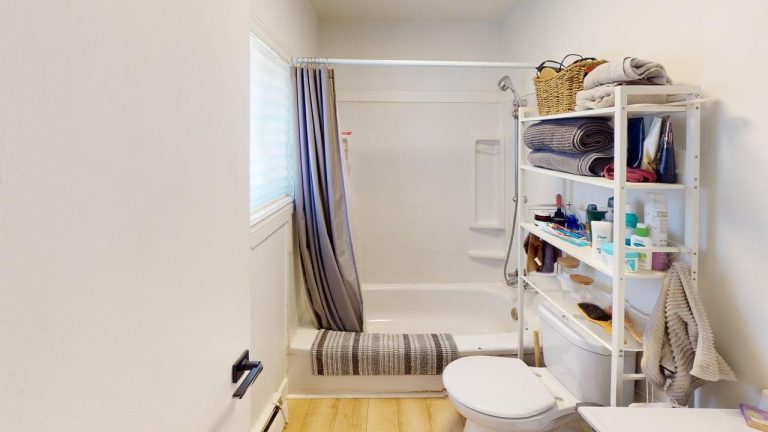 5706 South Street Apartment 3 Bathroom