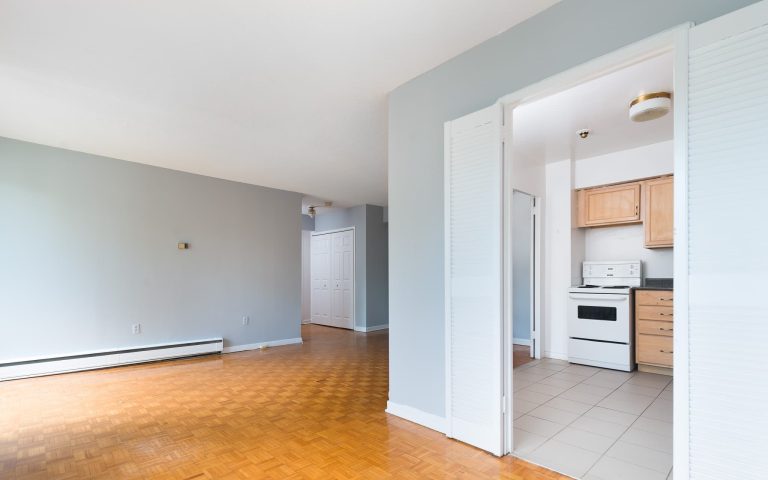 5713 203 Dining Room