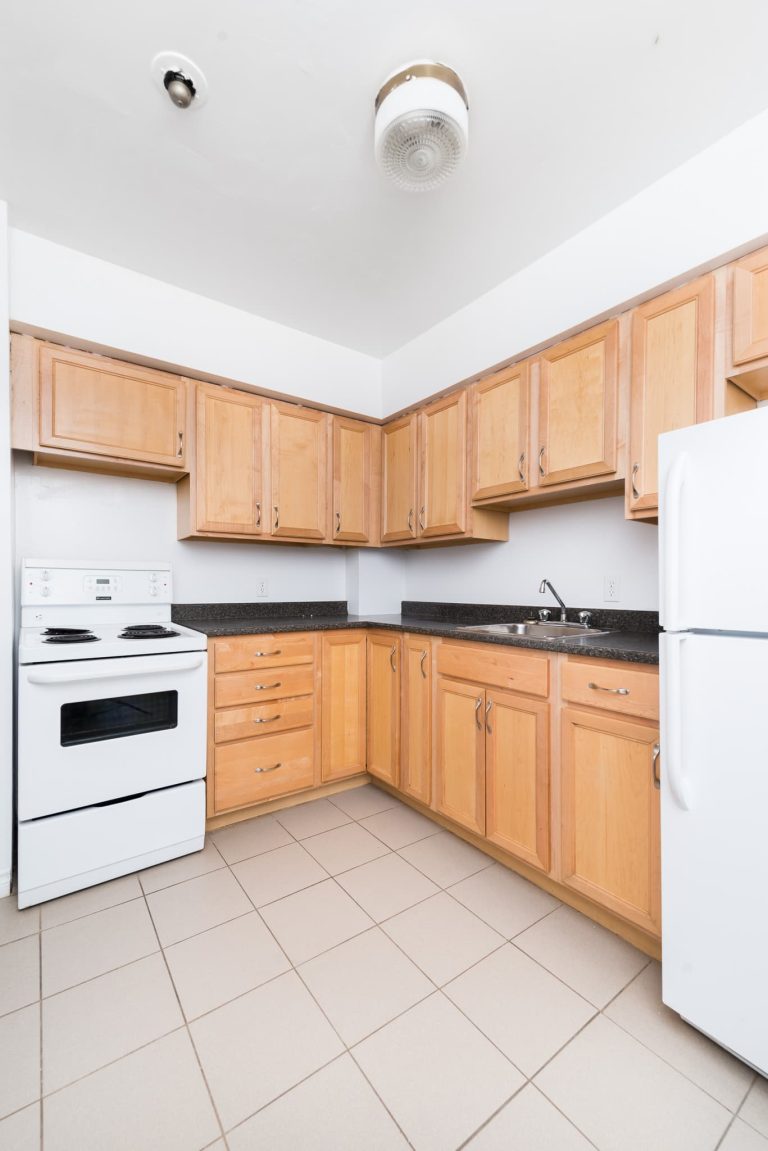 5713 203 Kitchen