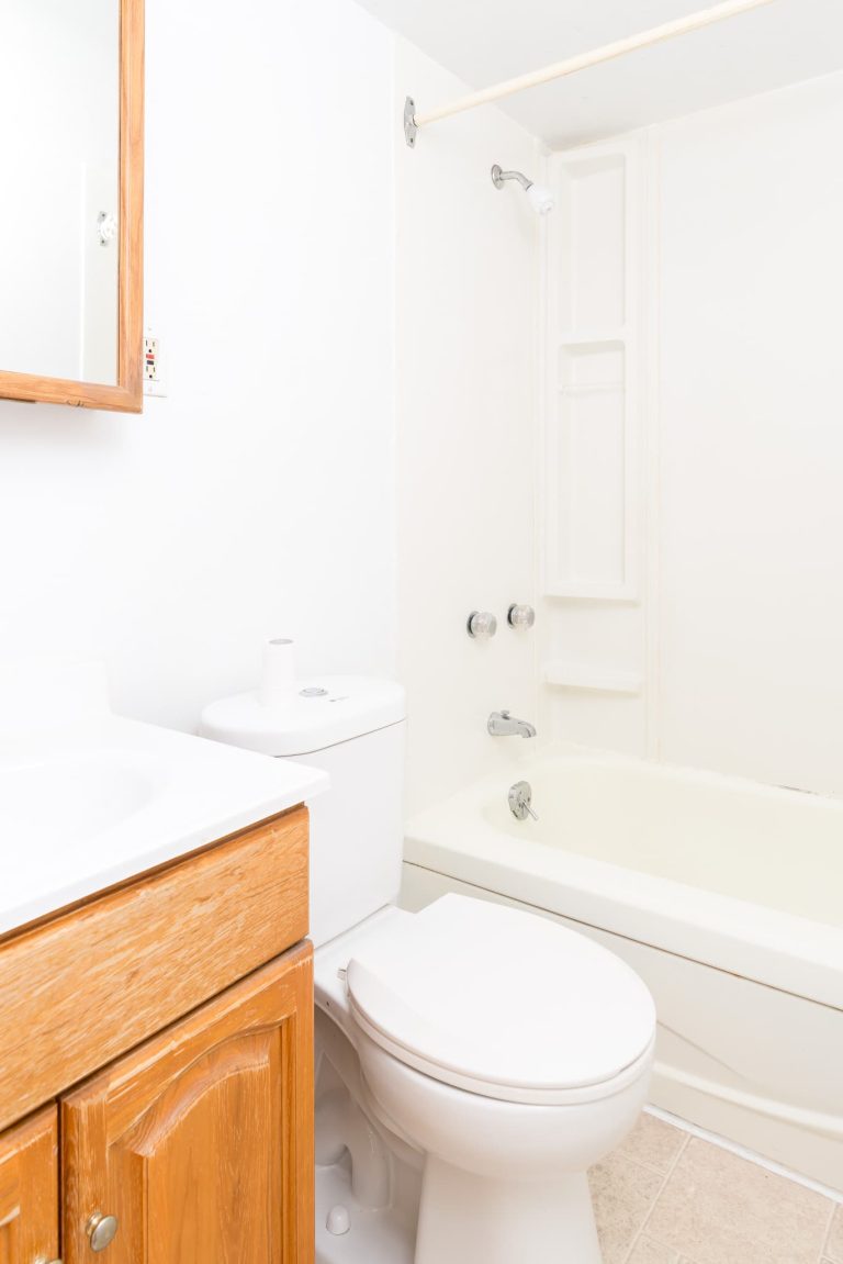 5713 601 Bathroom