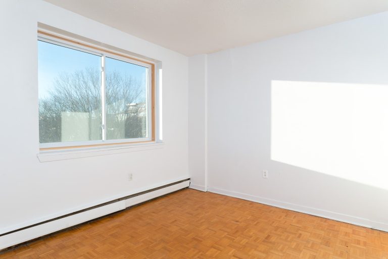 5713 601 Bedroom