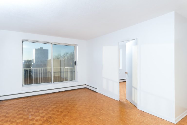 5713 601 Living Room 2