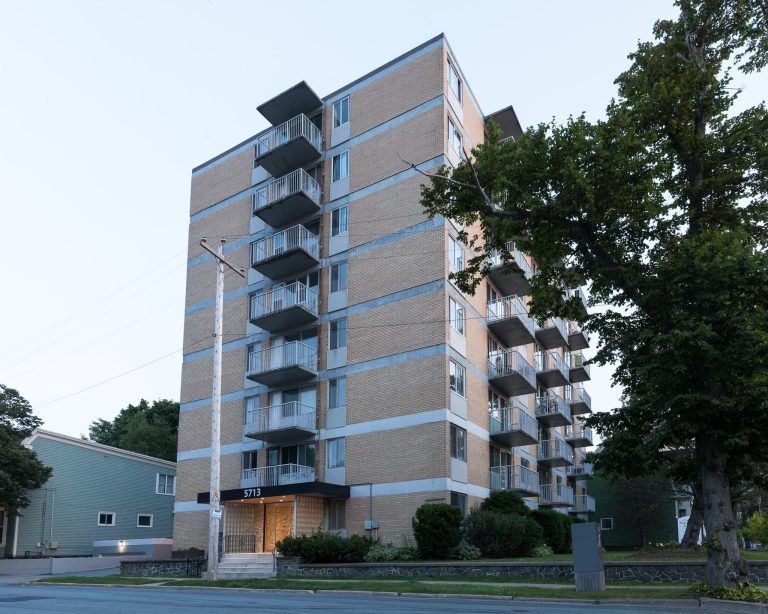 5713 Victoria Road Exterior