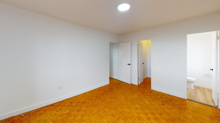 5713 Victoria Rd 605 Bedroom