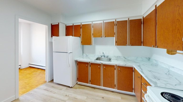 5713 Victoria Rd 605 Kitchen 1