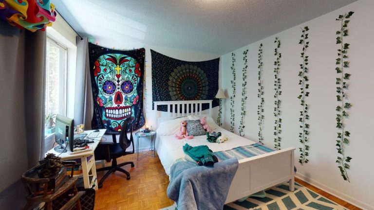 5713 Victoria Rd Apt 406 Bedroom(3)