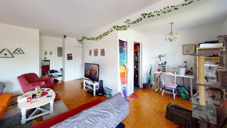 5713 Victoria Rd Apt 406 Bedroom