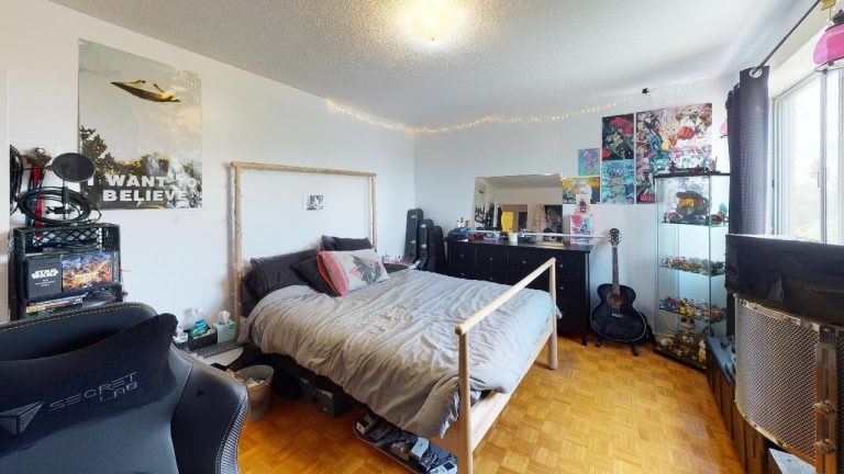 5713 Victoria Rd Apt 602 Bedroom(3)