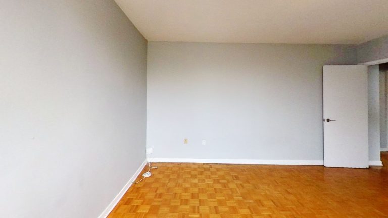5713 Victoria Road APT 706 Unfurnished(3)