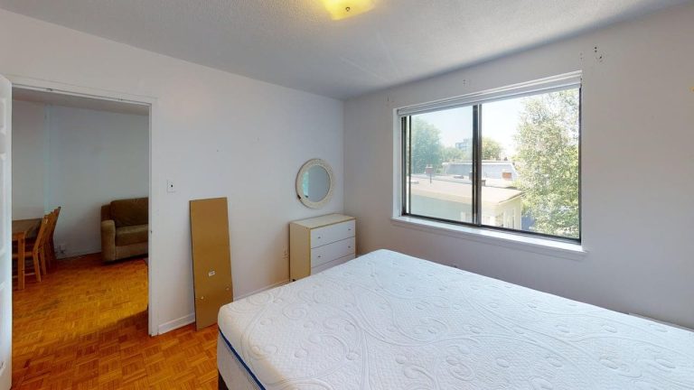 5713 Victoria Road Apartment 401 Bedroom 1