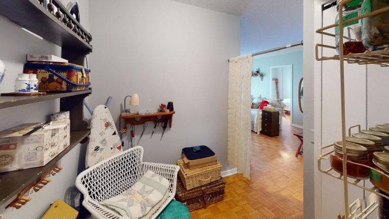 5713 Victoria Road Apartment 601 Bedroom(3)