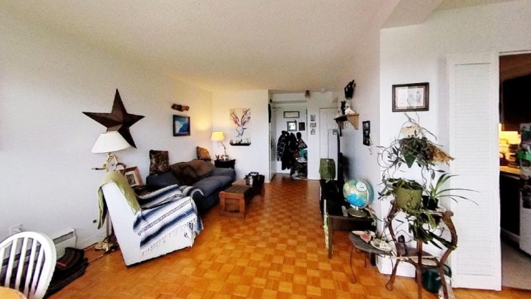 5713 Victoria Road Apartment 806 Living Room