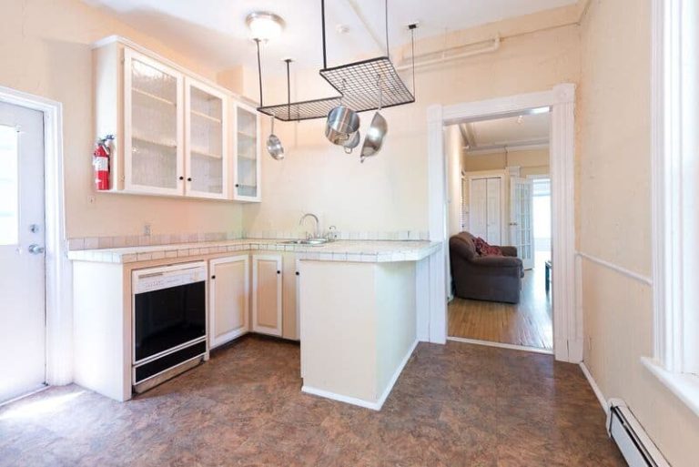 5718 1 Kitchen 1