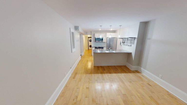 5722 Inglis Street Suite 2 05152025 162452