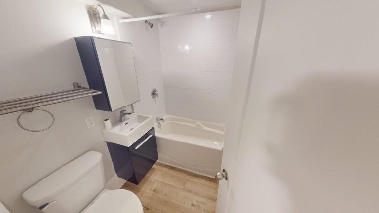 5722 Inglis Street Suite 2 05152025 162522