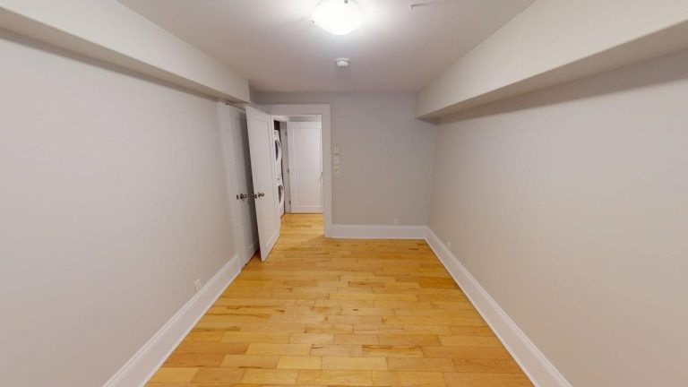 5722 Inglis Street Suite 2 05152025 162614